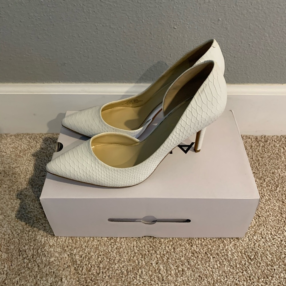 Jessica Simpson heels